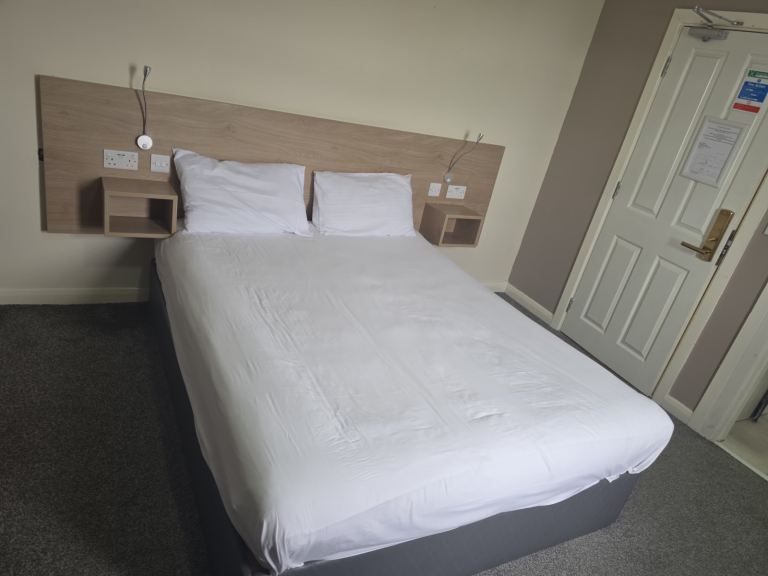 Ensuite Rooms to Rent Tinapa Suites - Ashton Old Road Manchester M11 2NL