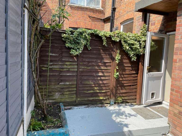 Modern Ground Floor 1 Double Bedroom Flat with Garden Between Archway and Tufnell Park Station