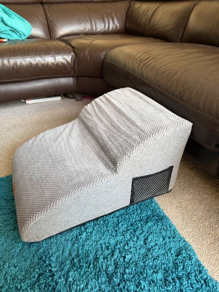 Pet step