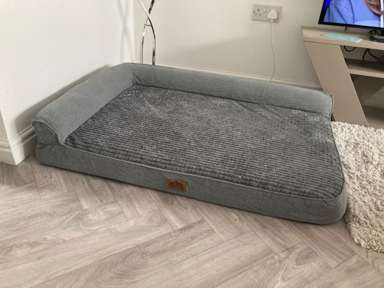 Brand new dog bed