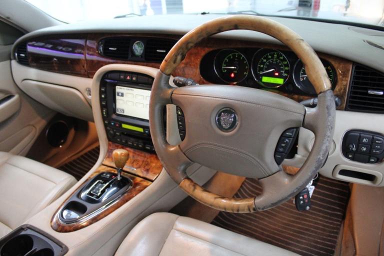 2003 Jaguar XJ 4.2 XJ8 SE 4dr SALOON Petrol Automatic