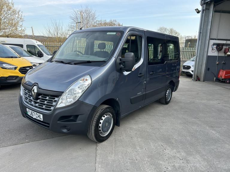 RENAULT MASTER 2.3 FWD SL28 dCi WHEELCHAIR ACCESS SWB LOW ROOF 5 Seat Crew Busin