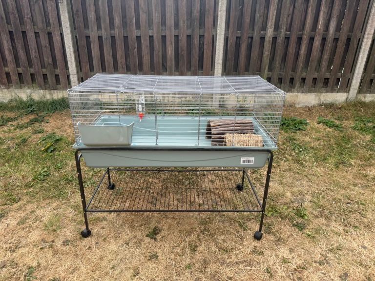 Guinea pig/rabbit cage 
