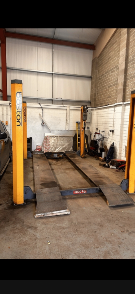 Garage /building 