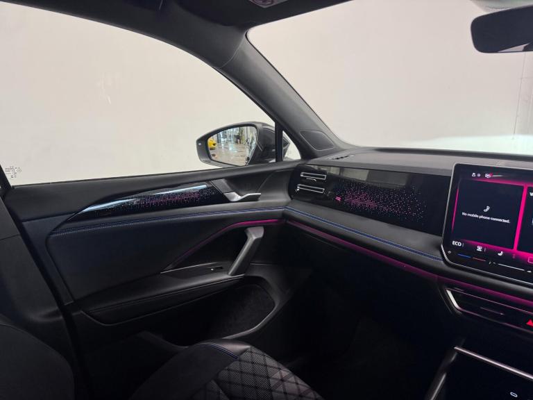 2025 Volkswagen Tiguan 1.5 TSI eHybrid 19.7kWh R-Line SUV 5dr Petrol Plug-in Hybrid DSG Euro 6 (s...