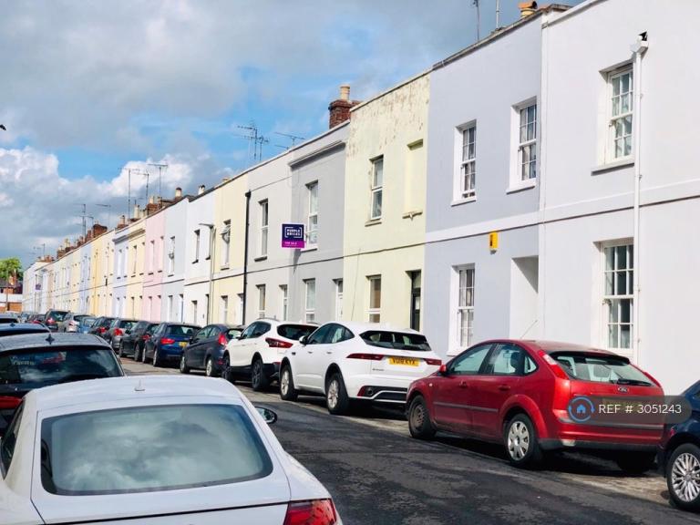 1 bedroom flat in London Road, Cheltenham, GL52 (1 bed) (#3051243)