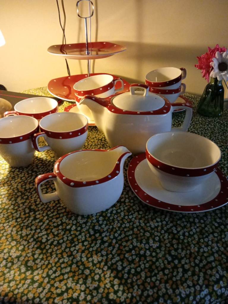 Midwinter Stylecraft Tea Set – Red Polka Dot, Good Condition