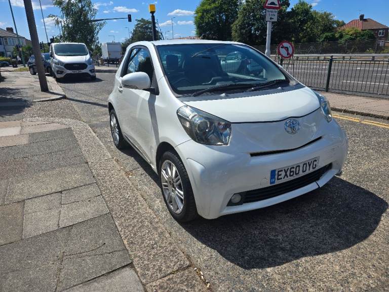 Toyota, IQ, Hatchback, 2010, Manual, 998 (cc), 3 doors