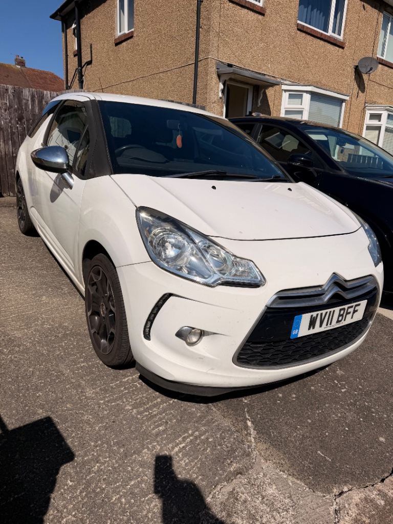 Citroen, DS3, Hatchback, 2011, Manual, 1560 (cc), 3 doors