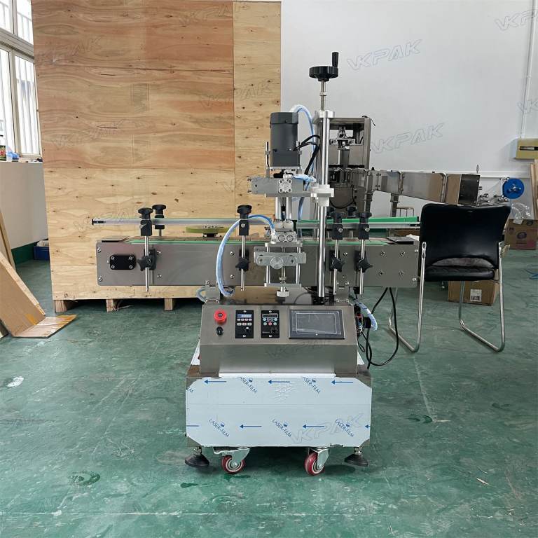 Automatic Tabletop Spray Cap Screw Capping Sealing Machine for Plastic Pet Glass Bottle