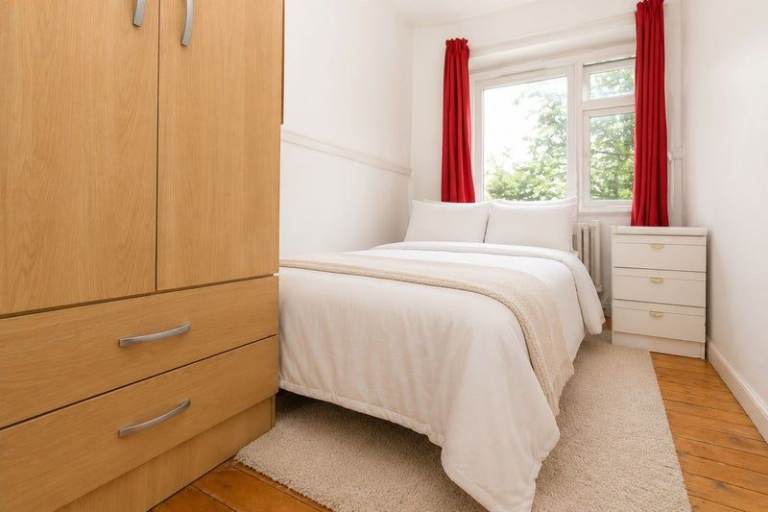 🏠 Bright Double Room | In Bethnal Green E2 6HU | Available Now 🤍