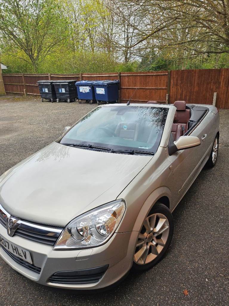 Vauxhall astra twintop 