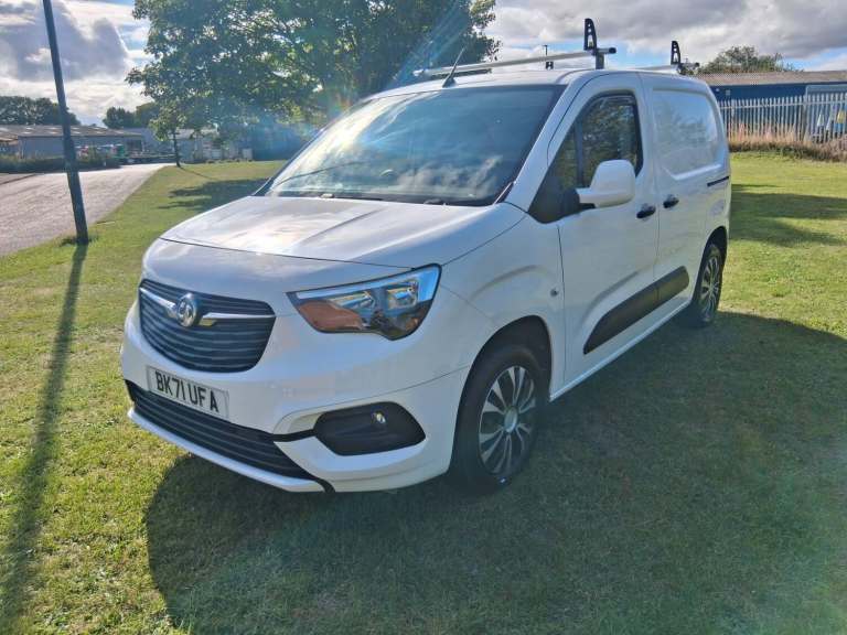 2021 Vauxhall Combo 2000 1.5 Turbo D 75ps H1 Sportive Van PANEL VAN Diesel Manual