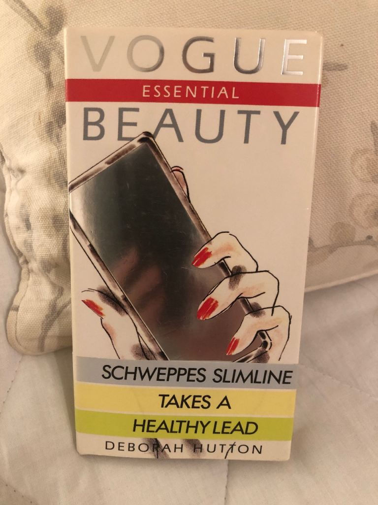 Vogue Essebtial Beauty (1984) 