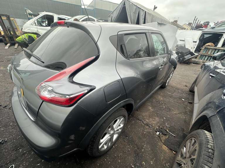 2017 NISSAN JUKE 1.6 N-CONNECTA 5DR XTRONIC BREAKING FOR PARTS