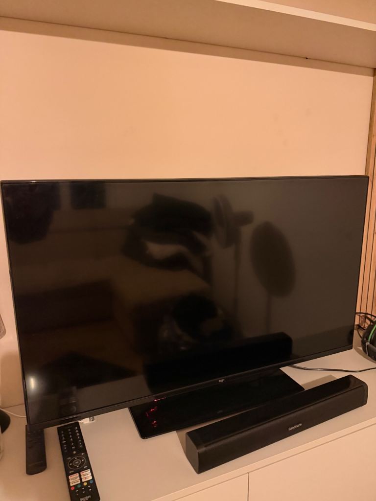 Bush 40 inch TV fantastic condition