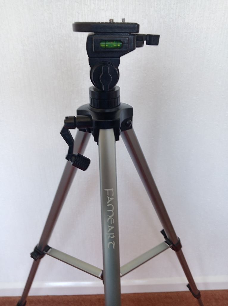 Fameart photo and Video Tripod