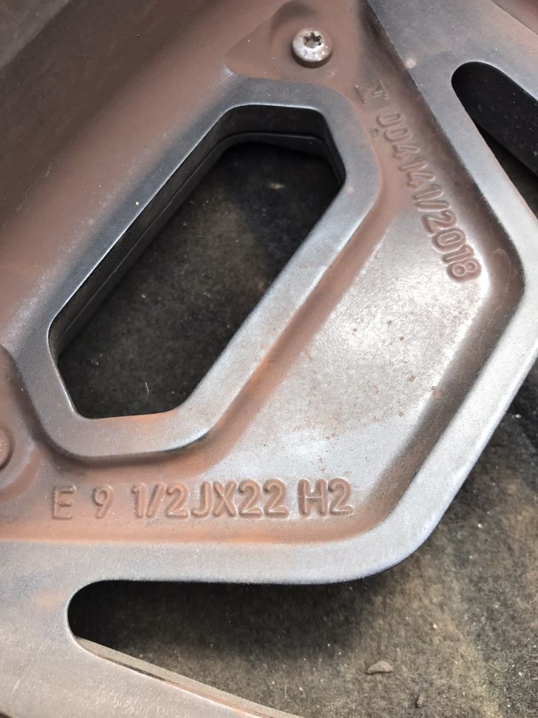 BMW IX 22 9.5J ET37 ALLOY WHEEL 