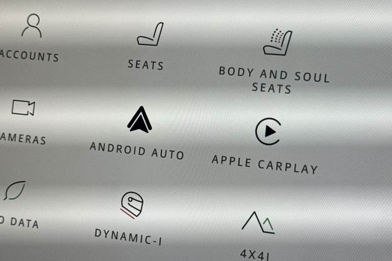 2025 Land Rover Defender 110 4.4 P635 V8 MHEV OCTA Auto 4WD Euro 6 (s/s) 5dr SUV Automatic