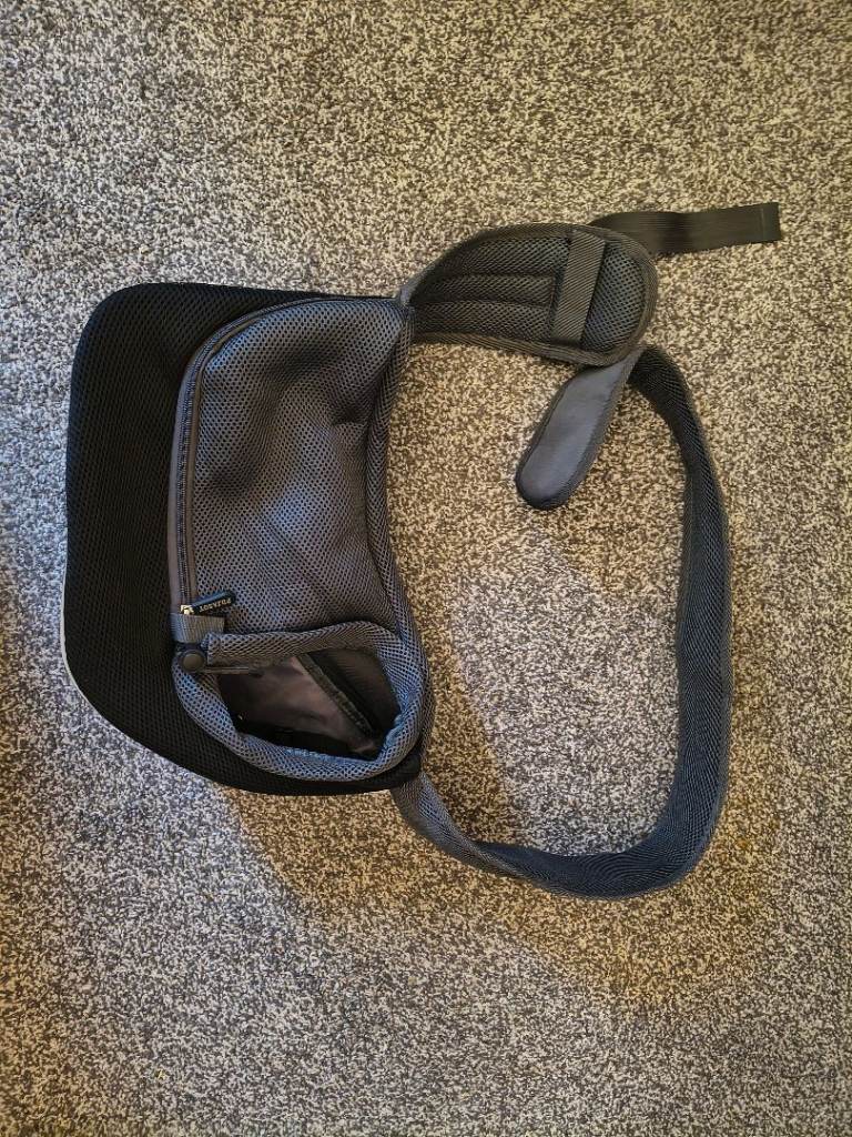 Cat/small dog sling carrier