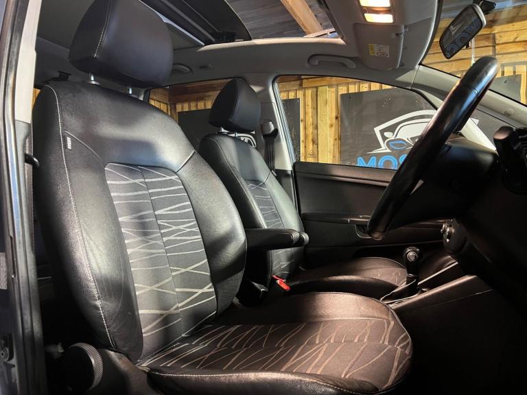 2016 Kia Venga 1.6 4 Auto Euro 6 5dr HATCHBACK Petrol Automatic