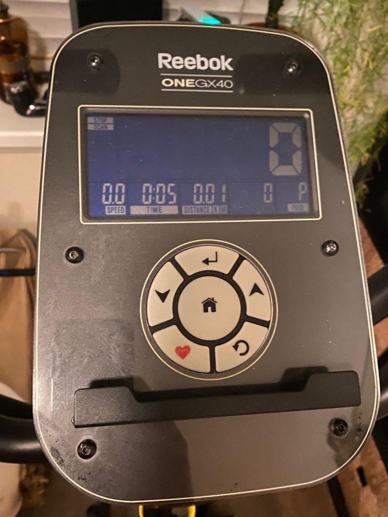 Cross trainer Reebok One GX40. Great condition.