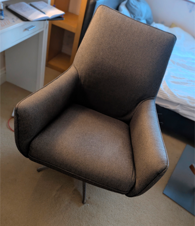 Black / grey swivel chair 