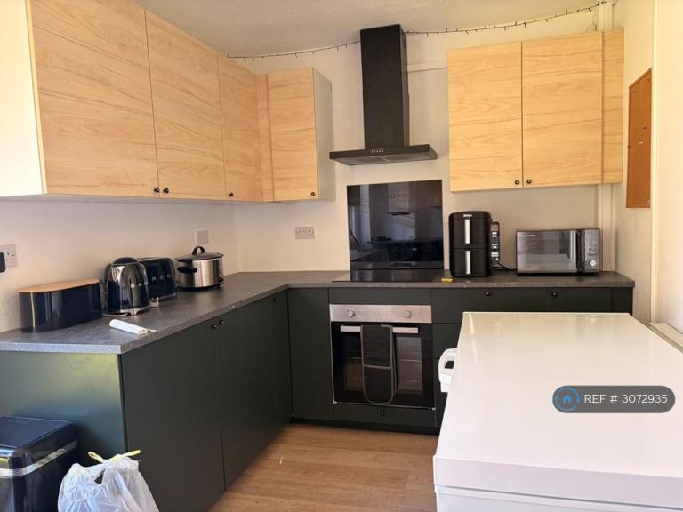 3 bedroom house in Frome Road, Hull, HU8 (3 bed) (#3072935)