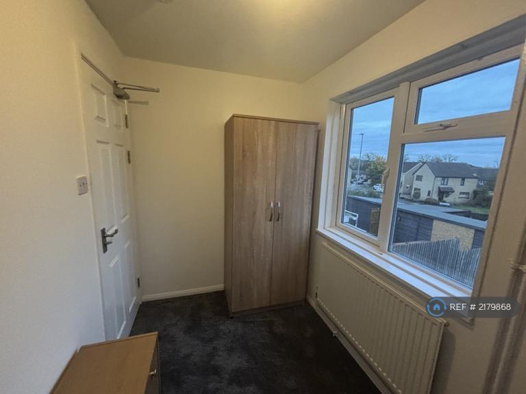 1 bedroom in Woburn Gate, Northampton, NN3 (#2179868)