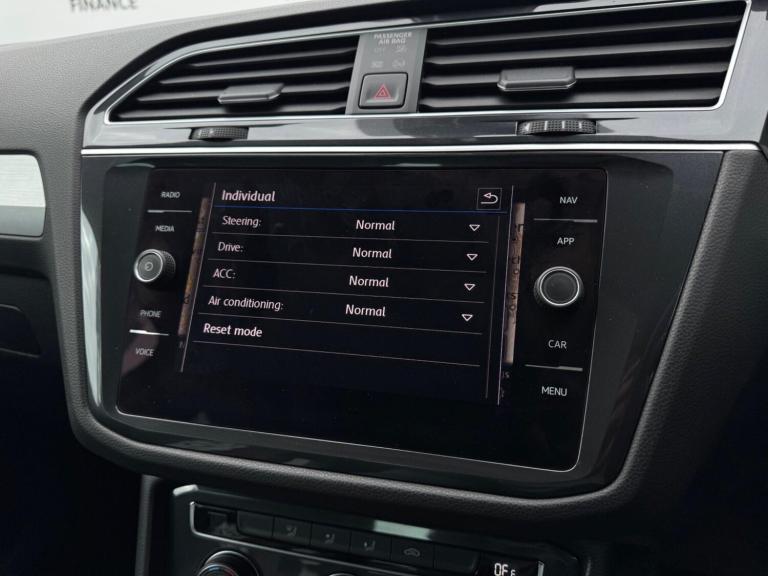 2019 Volkswagen Tiguan 2.0 TDI SE Navigation DSG 4Motion Euro 6 (s/s) 5dr ESTATE Diesel Automatic