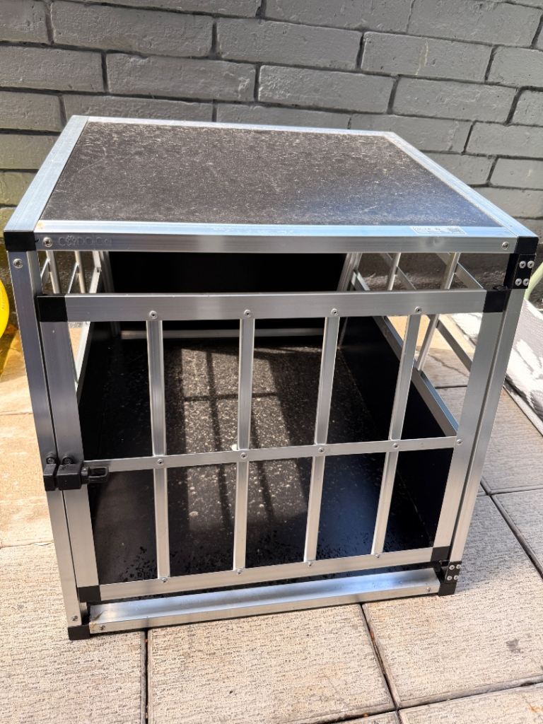 Car boot shape dog cage 