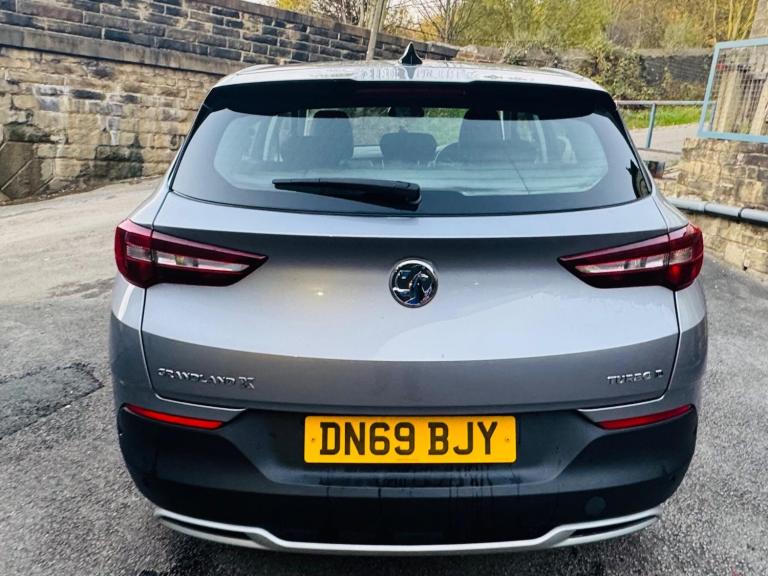 2019 Vauxhall Grandland X 1.5 Turbo D Tech Line Nav 5dr HATCHBACK DIESEL Manual