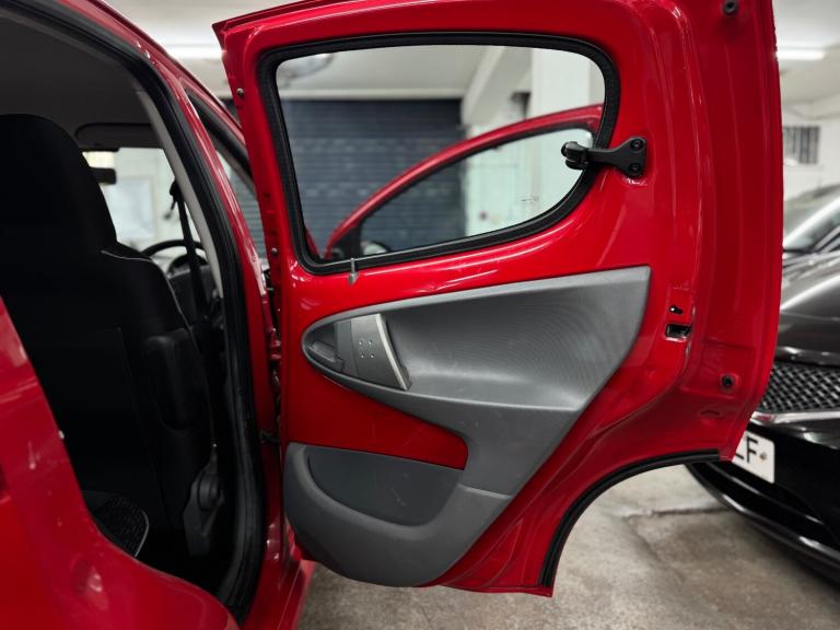 2011 Peugeot 107 1.0 Urban 5dr 2-Tronic HATCHBACK Petrol Automatic