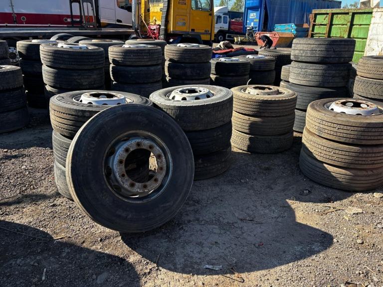 Tyres 29580 r22.5