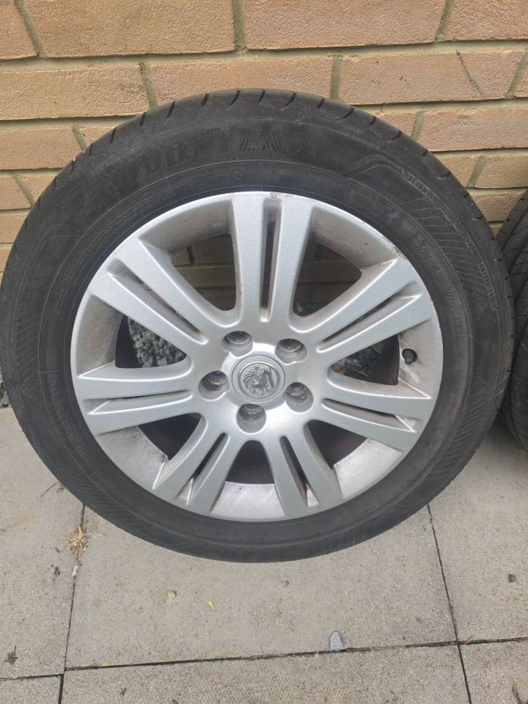 Alloy wheels and tryes 