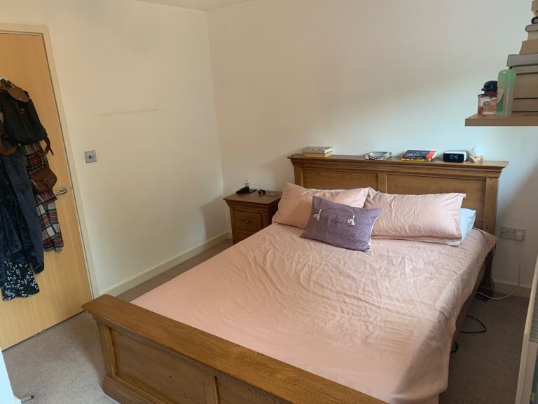 King size solid oak bed