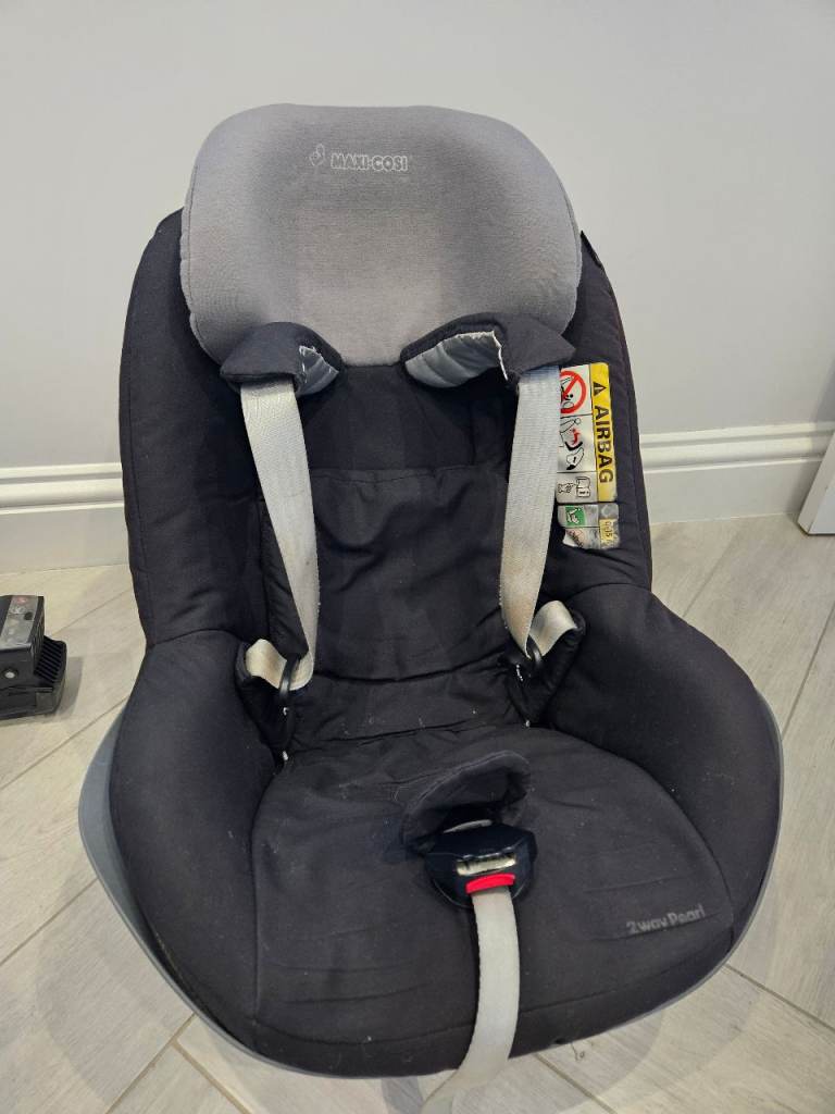 Maxi cosi 2 way pearl car seat
