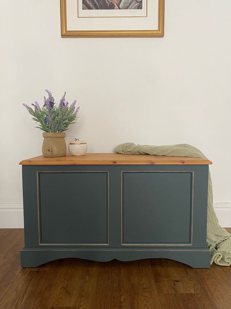 Lovely Wooden Storage Chest / Blanket Box – Good Condition