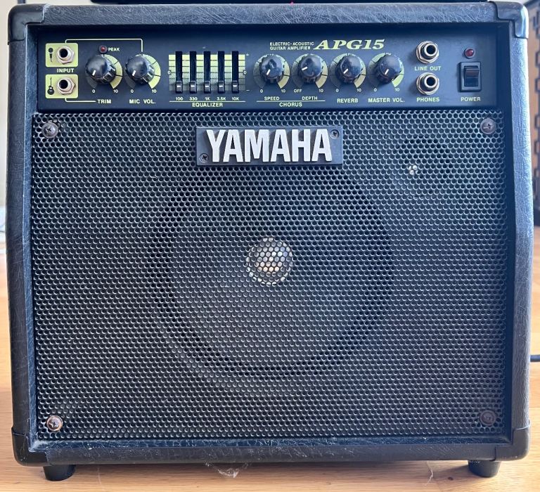 Yamaha APG15 Electric Acoustic Guitar Amplifier - 15W Practice Amp (Chorus & Reverb)