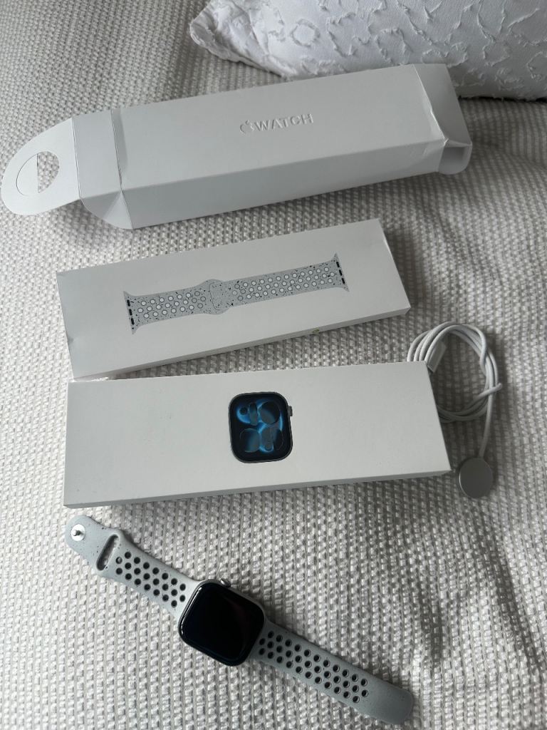 Apple Watch with Sport Band – As Good As New