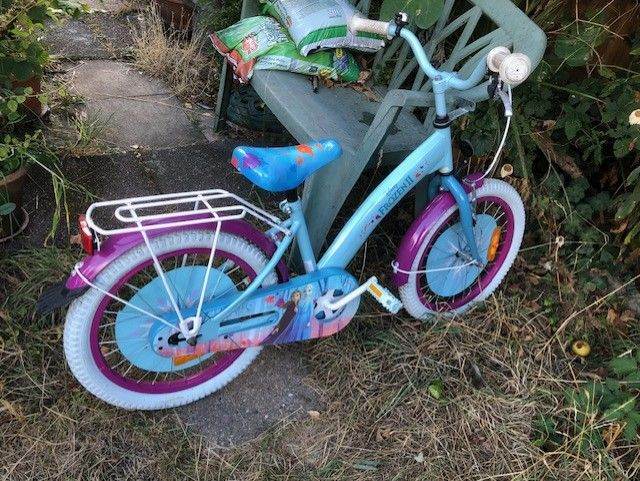 Girl's bike with 18 inch wheels. Frozen theme.