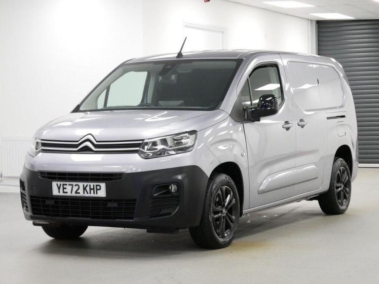 72 CITROEN BERLINGO XL 1.5 BLUEHDI 130 BHP LONG DRIVER PRO EAT8 AUTO 6 DOOR