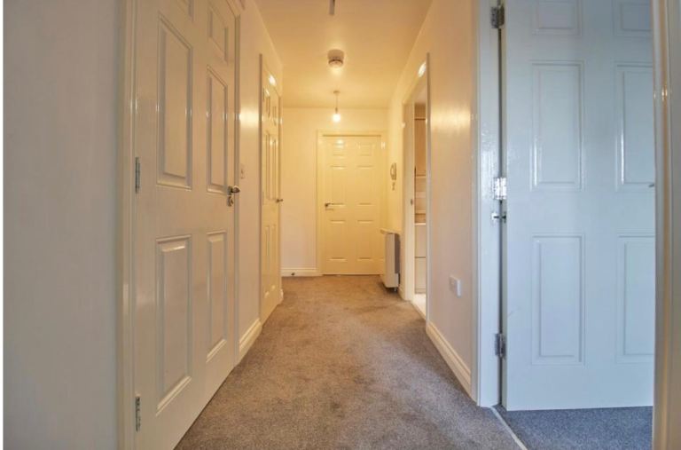 Hinckley 2 double bed luxury apartment, housing benefit accepted 