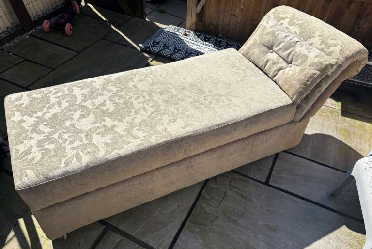Ottoman Chase Lounge