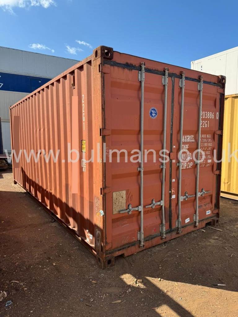 20ft Lined & Insulated Shipping Container – Solid & Ready to Use!