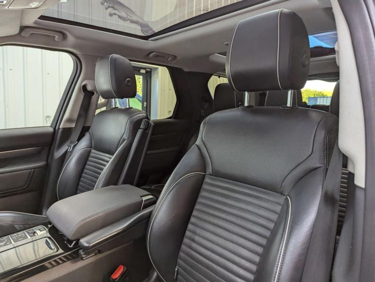 2017 Land Rover Discovery 3.0 Discovery HSE TD6 Auto 4WD 5dr SUV Diesel Automatic