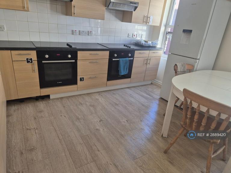 1 bedroom in Market St, Torquay, TQ1 (#2889420)