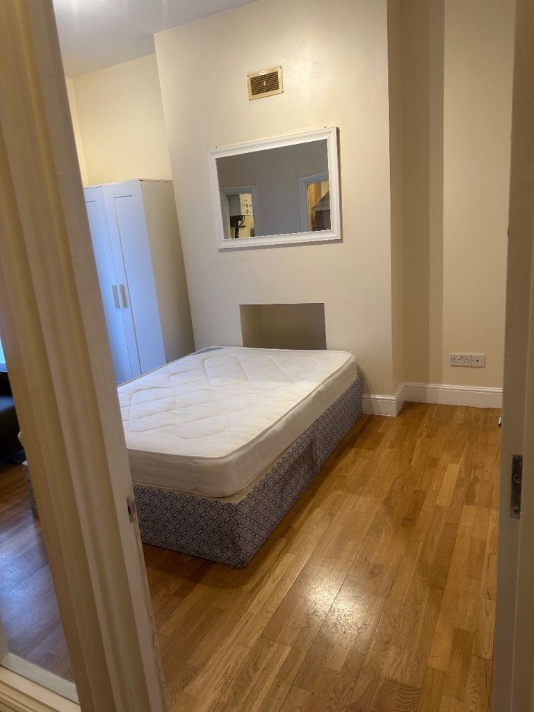 Studio flat in Sydenham available for Rent