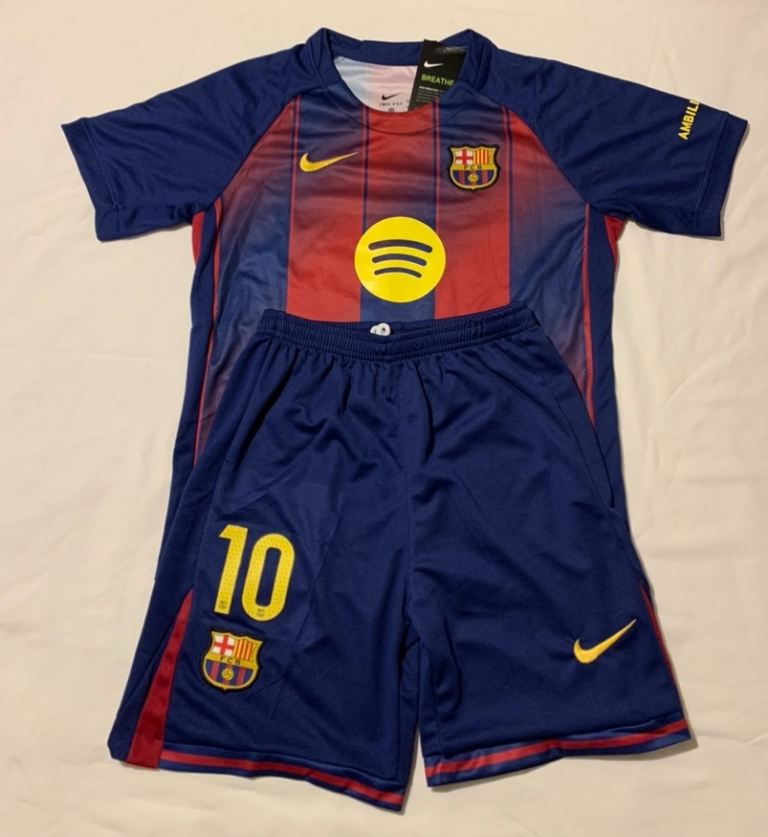 Kids football kit Lamine Yamal 10 size 26