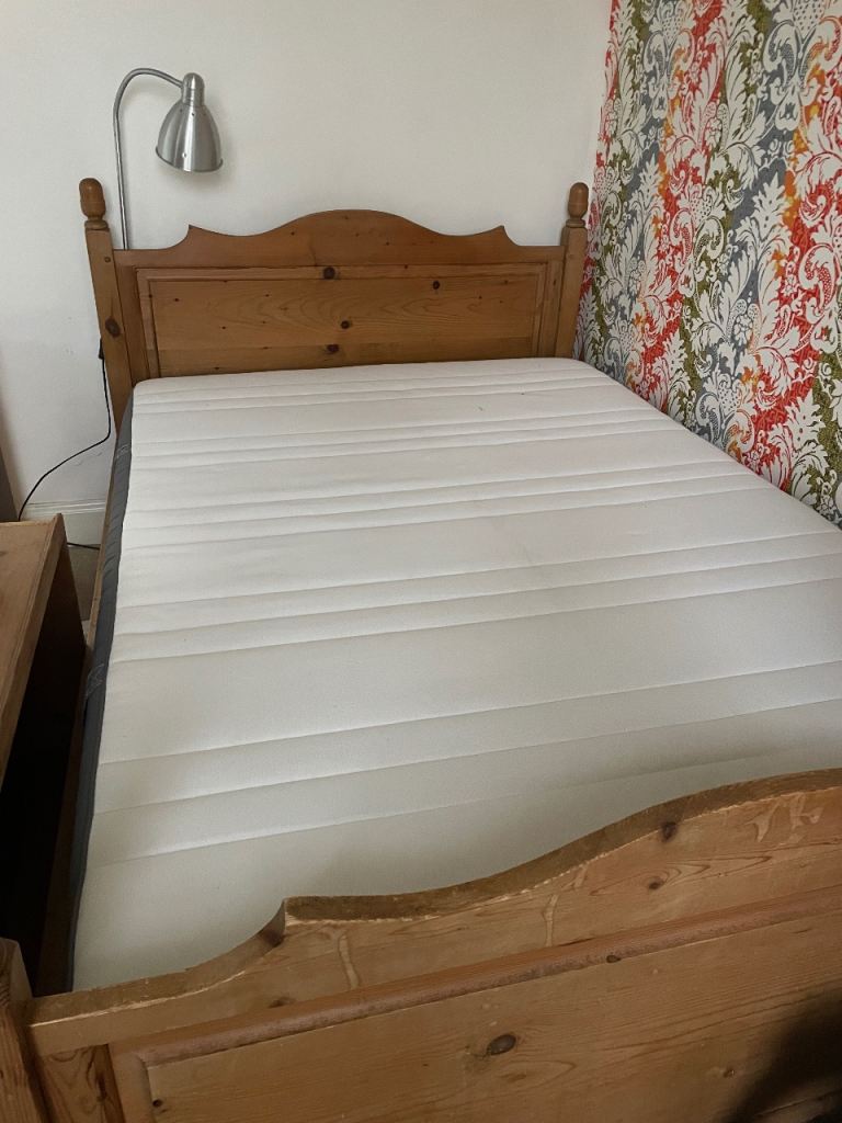 Free double pine bed with slatted base